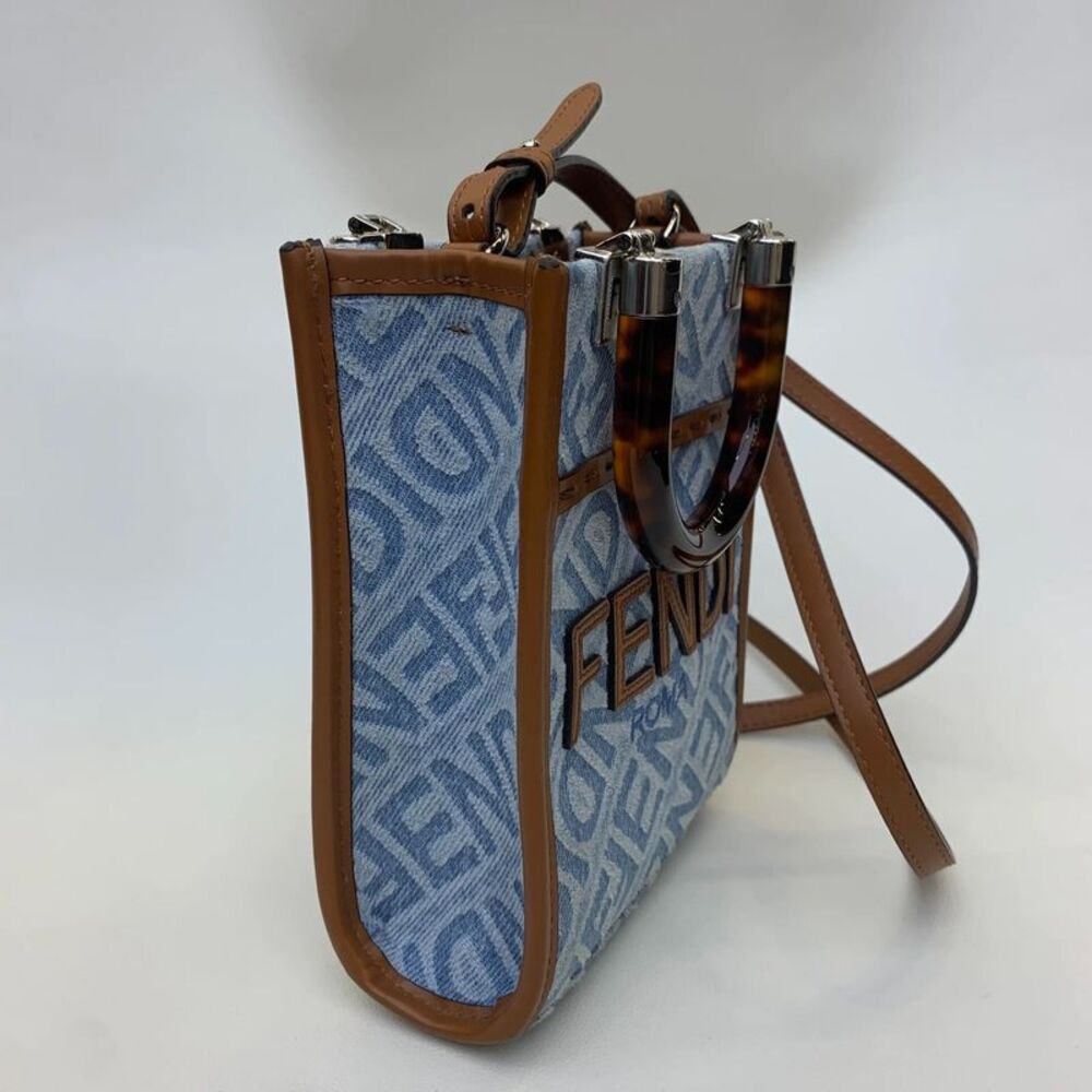 Fendi Women Pre-Loved Bag Very Good Condition - Picture 2 of 9